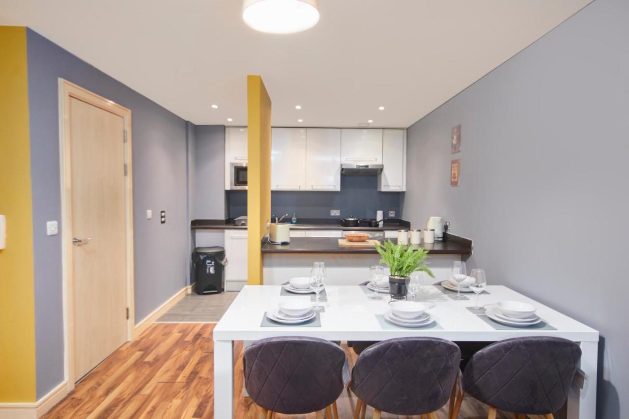 Stylish Manchester Gem - Sleeps 10! מראה חיצוני תמונה