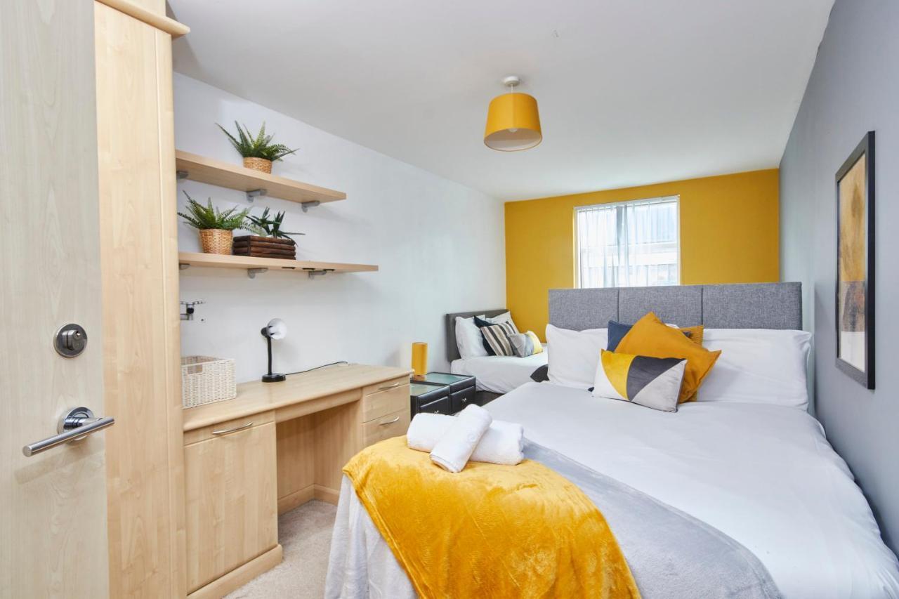 Stylish Manchester Gem - Sleeps 10! מראה חיצוני תמונה