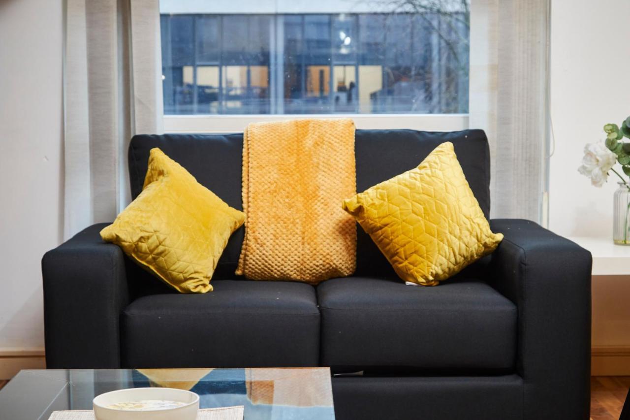 Stylish Manchester Gem - Sleeps 10! מראה חיצוני תמונה