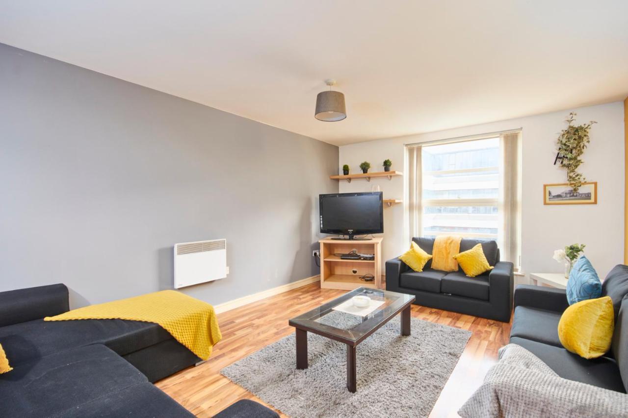 Stylish Manchester Gem - Sleeps 10! מראה חיצוני תמונה