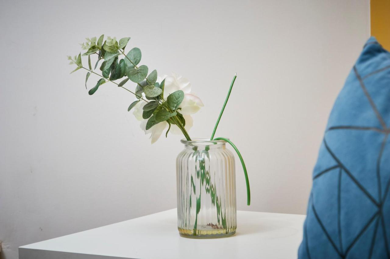 Stylish Manchester Gem - Sleeps 10! מראה חיצוני תמונה