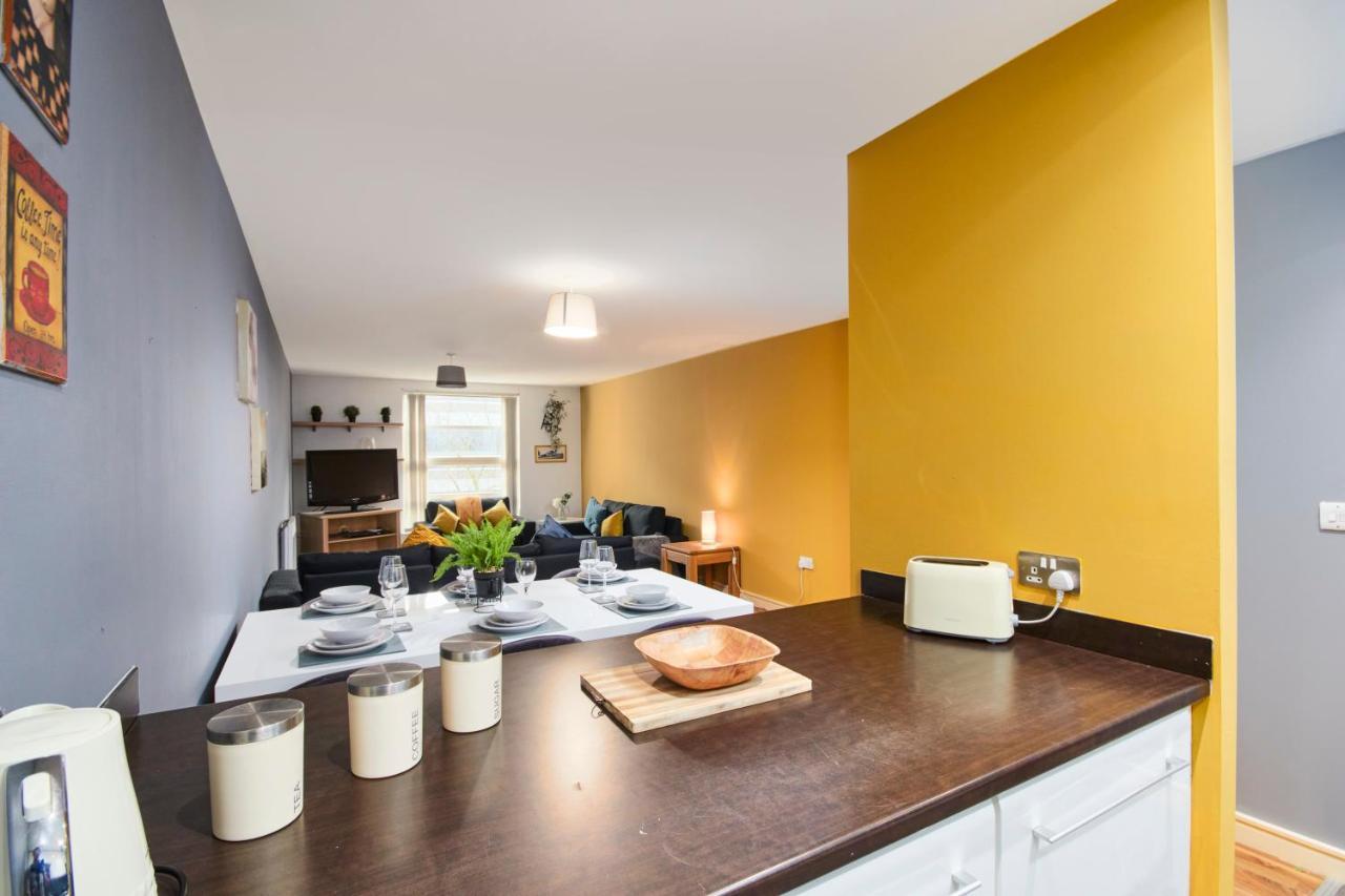 Stylish Manchester Gem - Sleeps 10! מראה חיצוני תמונה